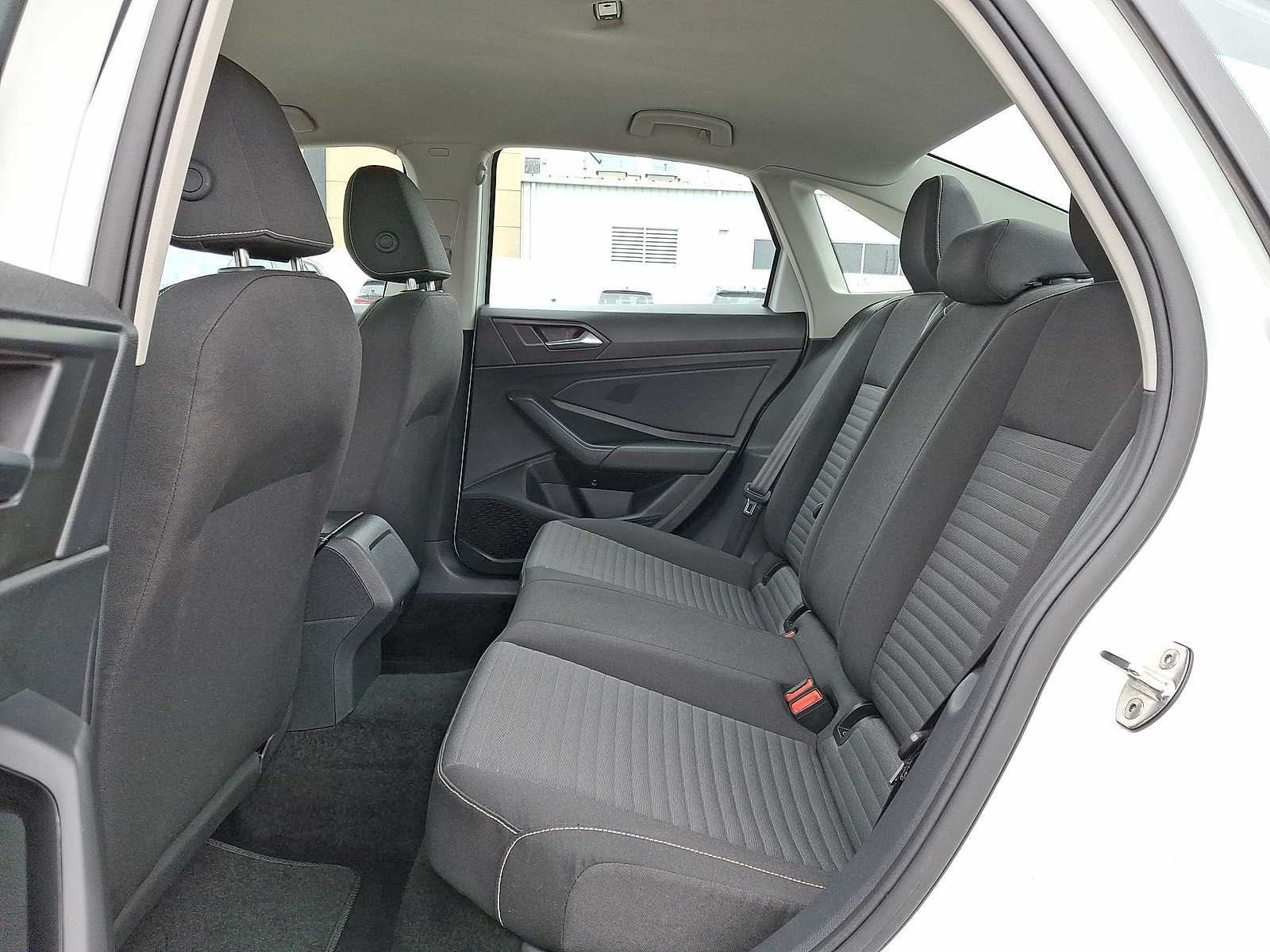 Thumbnail: 2024 Volkswagen Jetta - 27