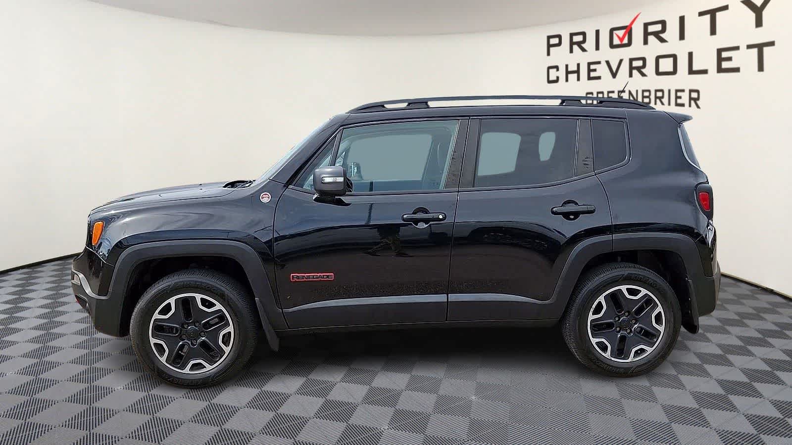 Thumbnail: 2016 Jeep Renegade - 5