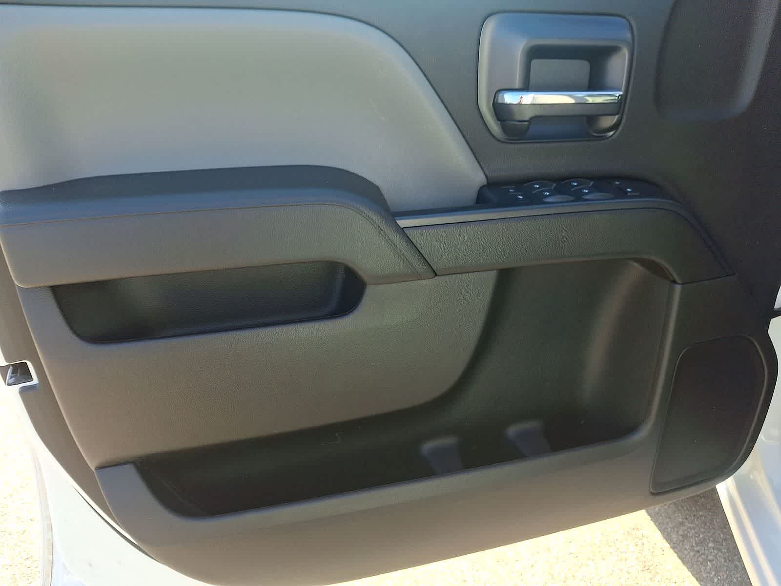 Thumbnail: 2018 Chevrolet Silverado 1500 - 29