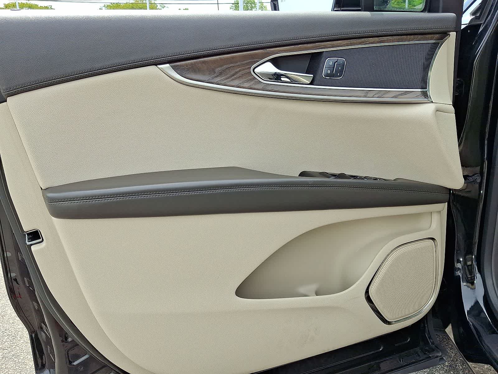 Thumbnail: 2018 Lincoln MKX - 29