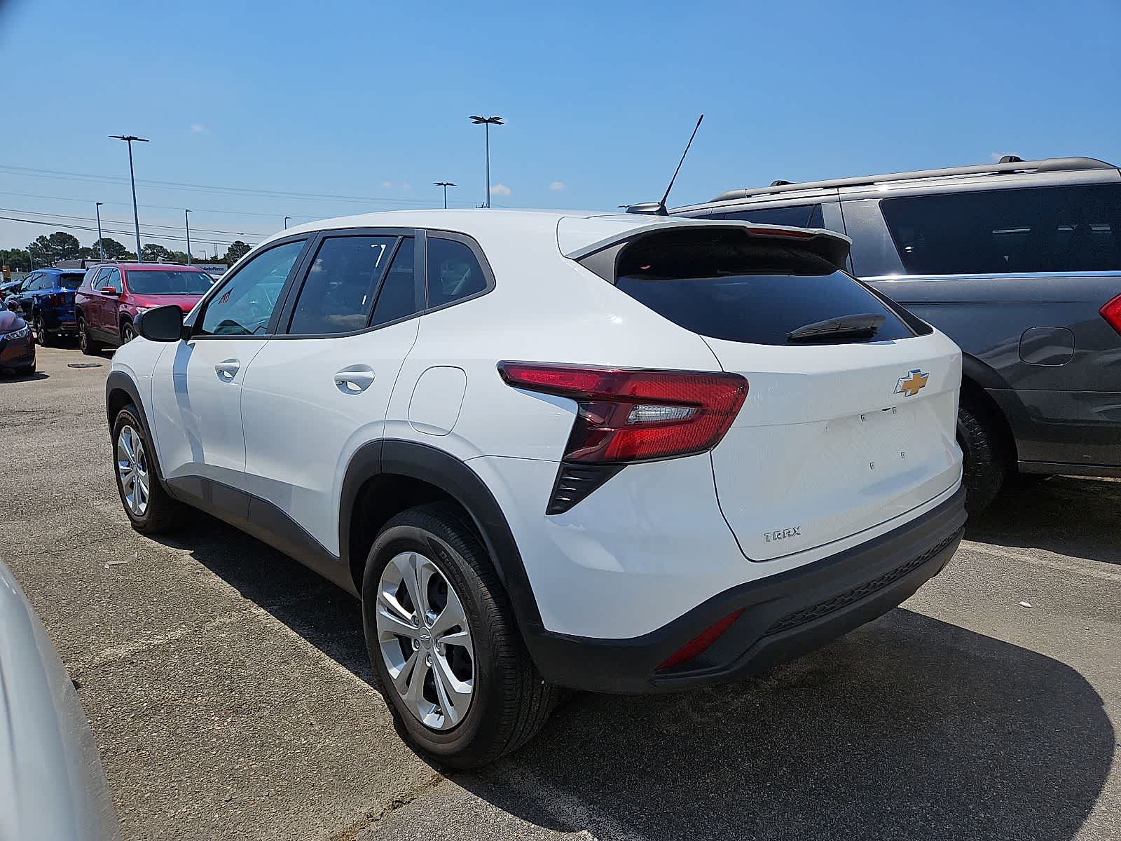 Thumbnail: 2025 Chevrolet Trax - 4
