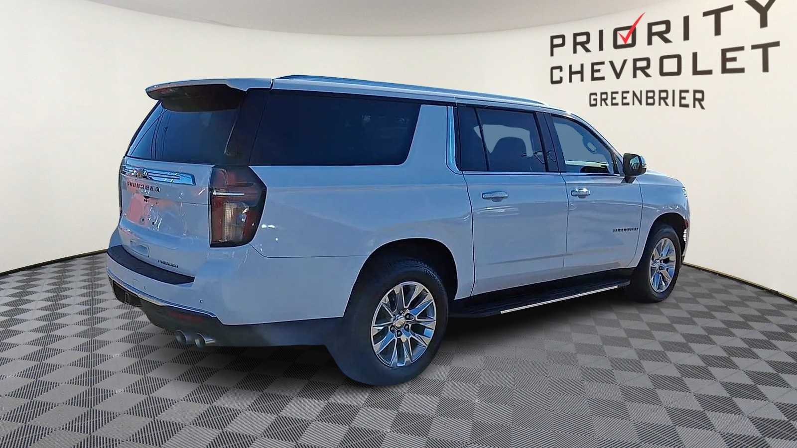 Thumbnail: 2023 Chevrolet Suburban - 8