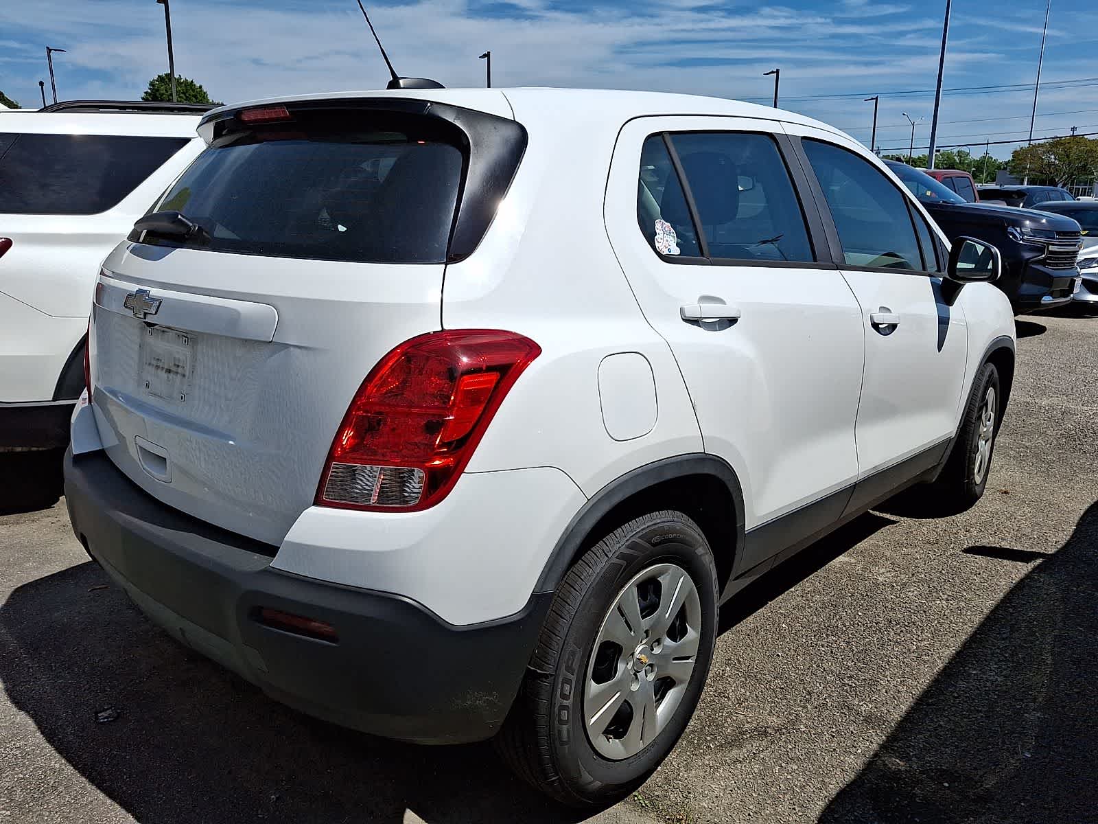 Thumbnail: 2016 Chevrolet Trax - 3