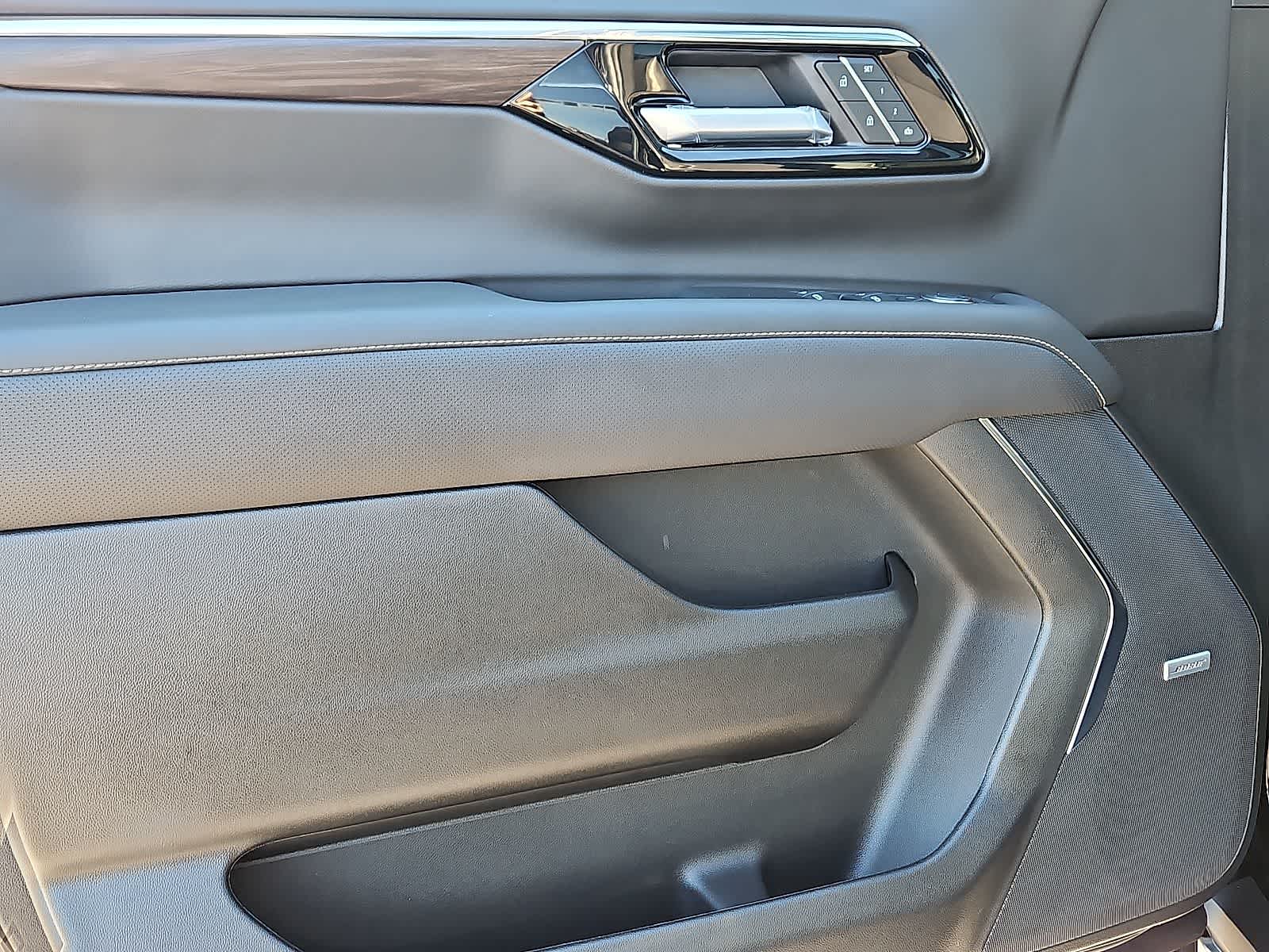 Thumbnail: 2026 Chevrolet Suburban - 8