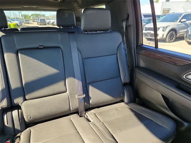 Thumbnail: 2023 Chevrolet Suburban - 14