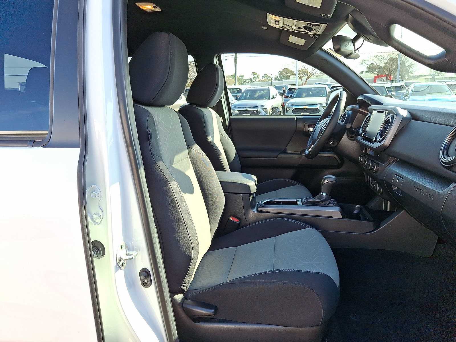 Thumbnail: 2023 Toyota Tacoma - 31