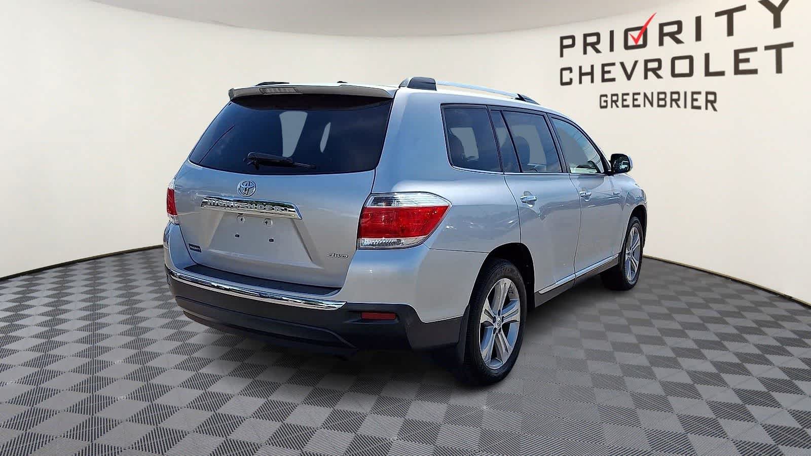 Thumbnail: 2012 Toyota Highlander - 8