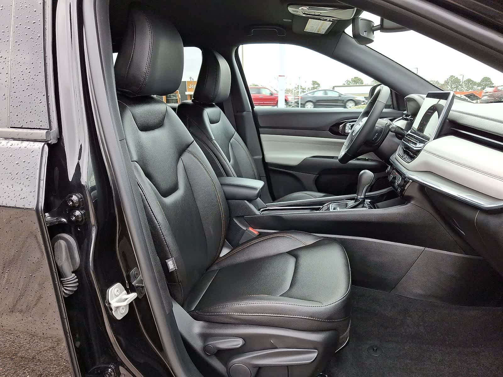 Thumbnail: 2024 Jeep Compass - 32