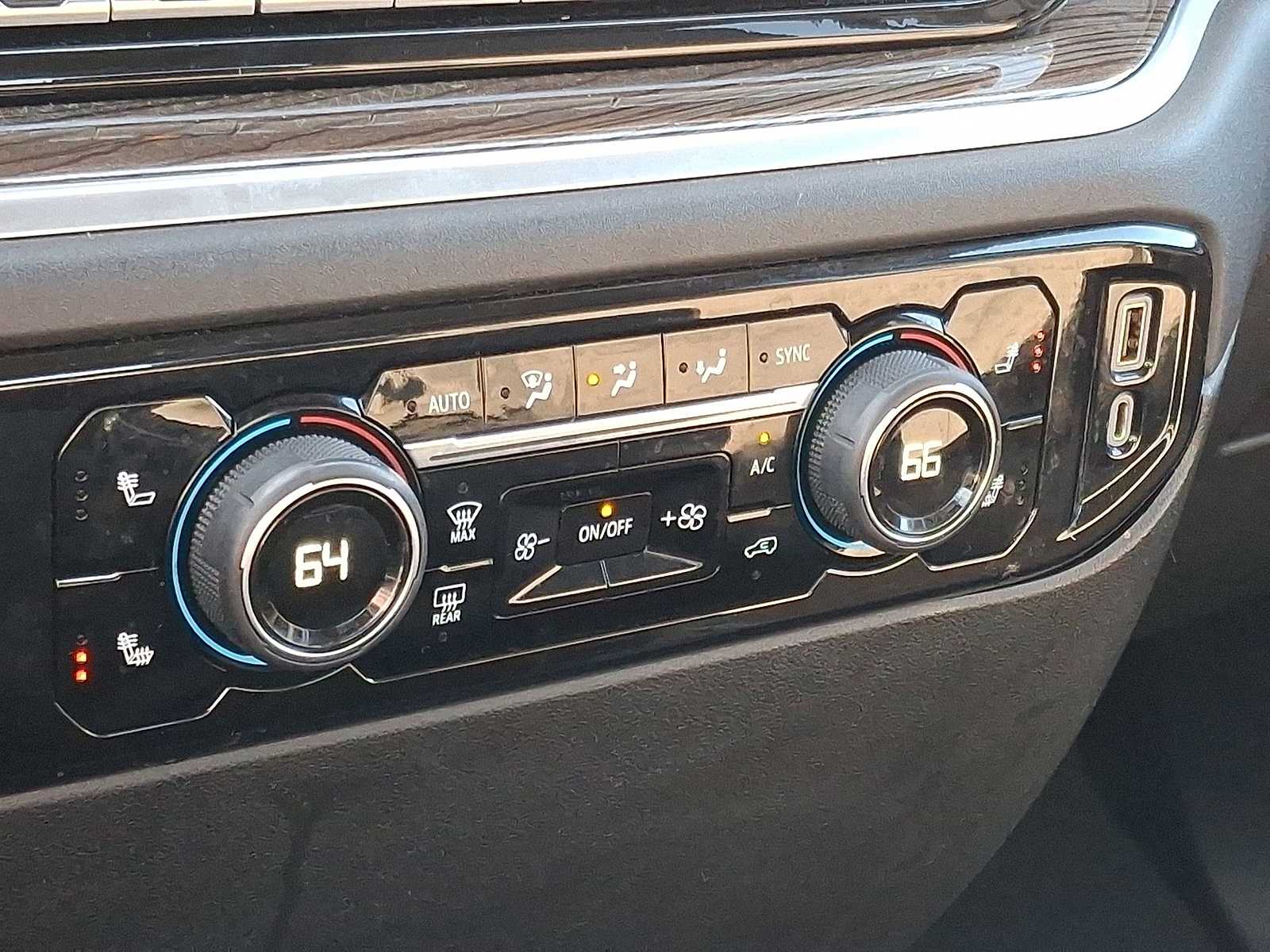 Thumbnail: 2023 Chevrolet Silverado 1500 - 23