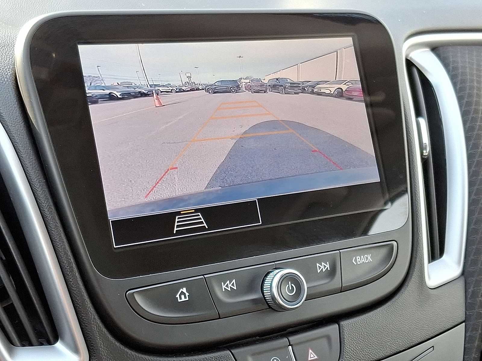 Thumbnail: 2024 Chevrolet Malibu - 20