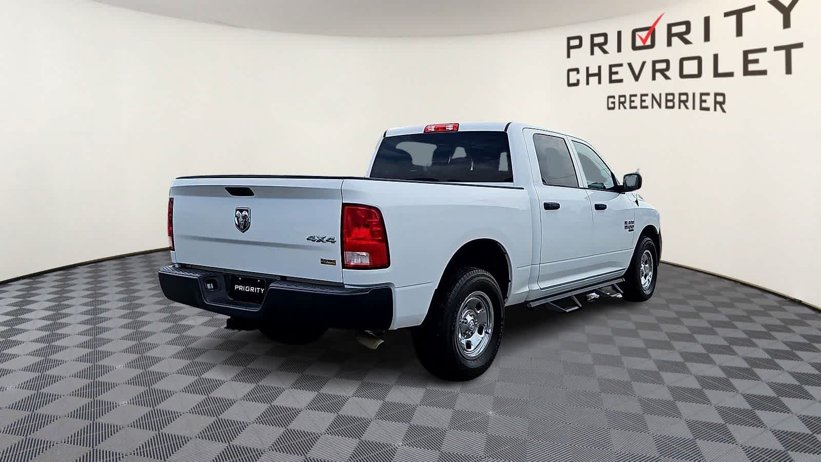 Thumbnail: 2019 RAM 1500 Classic - 8
