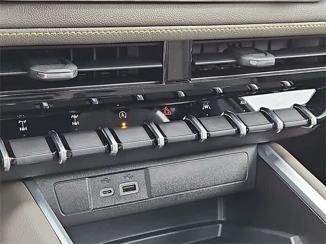 Thumbnail: 2026 Chevrolet Colorado - 15