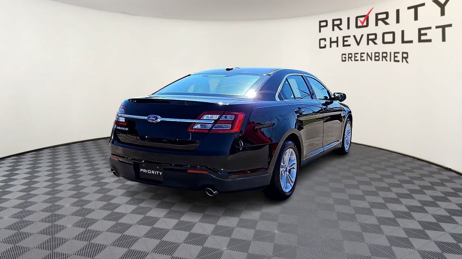Thumbnail: 2018 Ford Taurus - 8