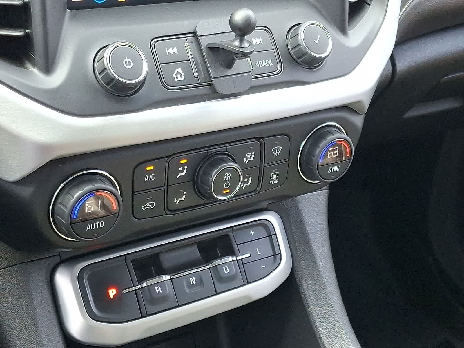 Thumbnail: 2020 GMC Acadia - 23