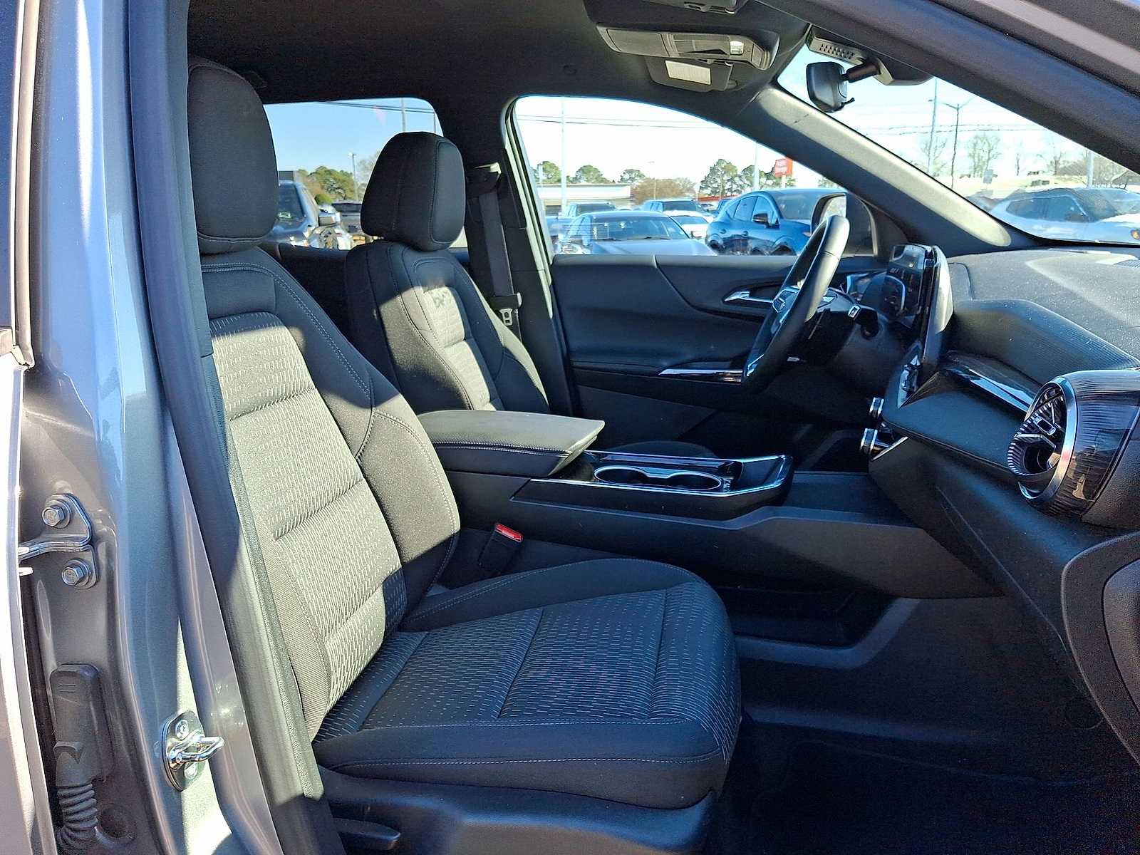 Thumbnail: 2025 Chevrolet Equinox - 33