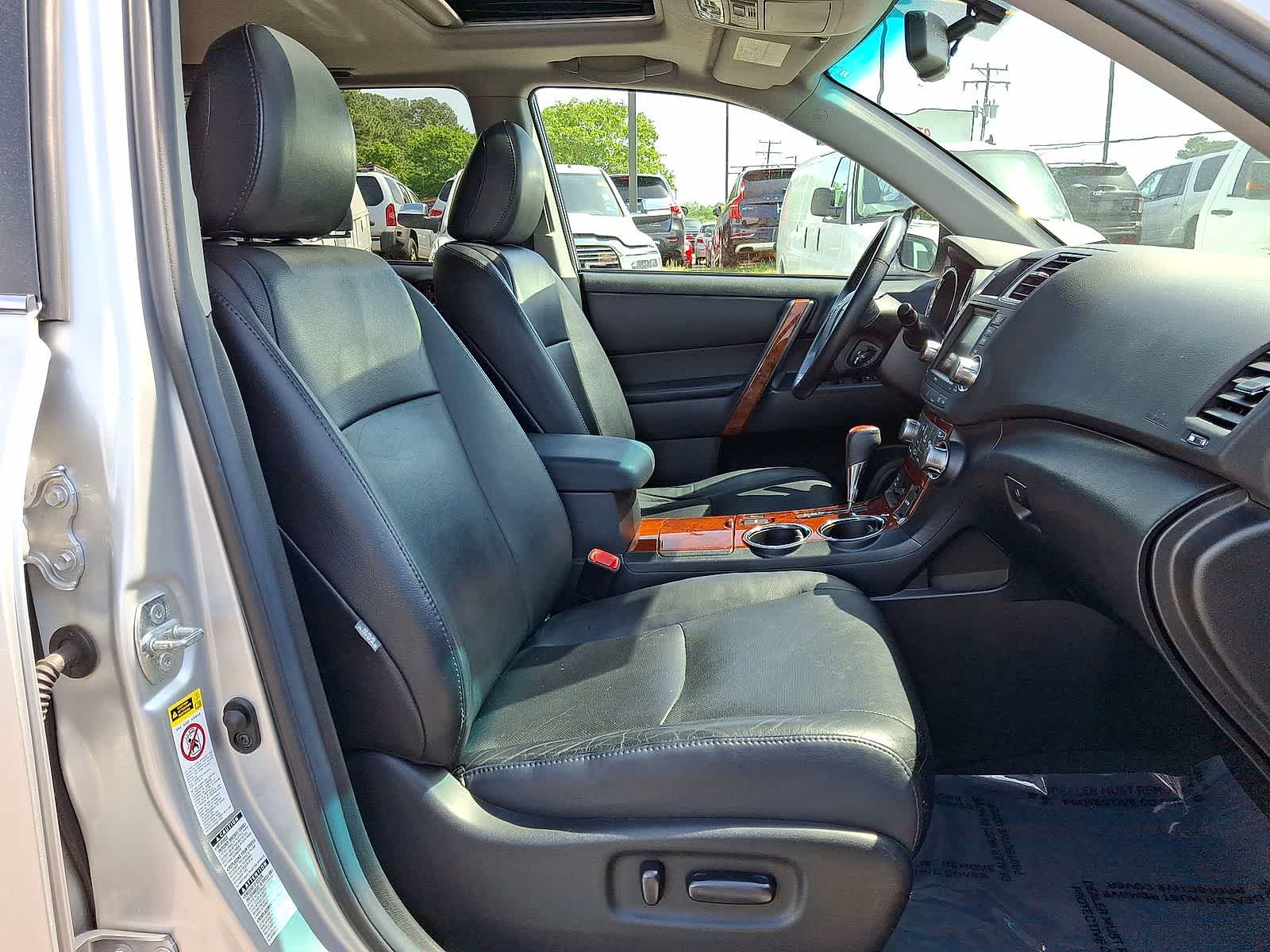 Thumbnail: 2012 Toyota Highlander - 35