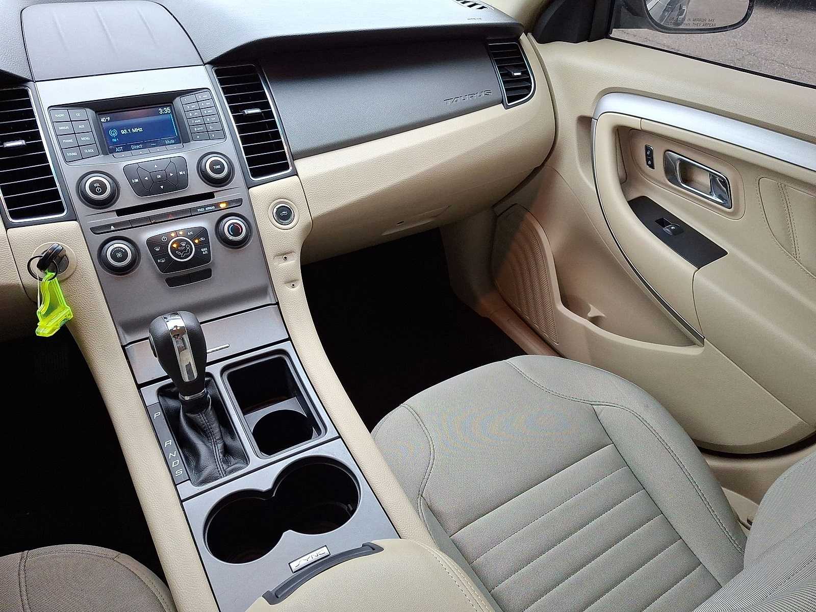 Thumbnail: 2018 Ford Taurus - 12