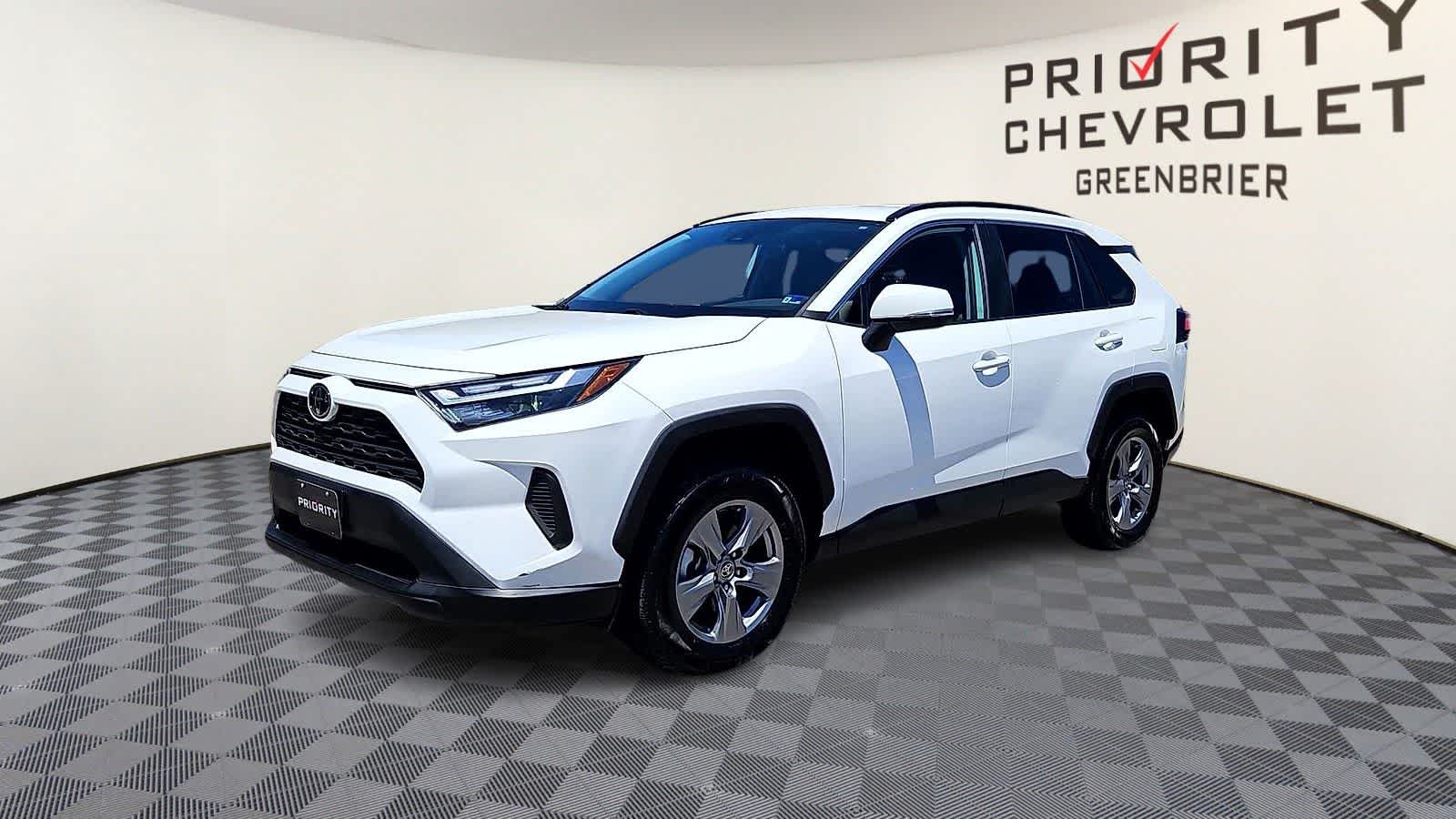 Thumbnail: 2022 Toyota RAV4 - 4