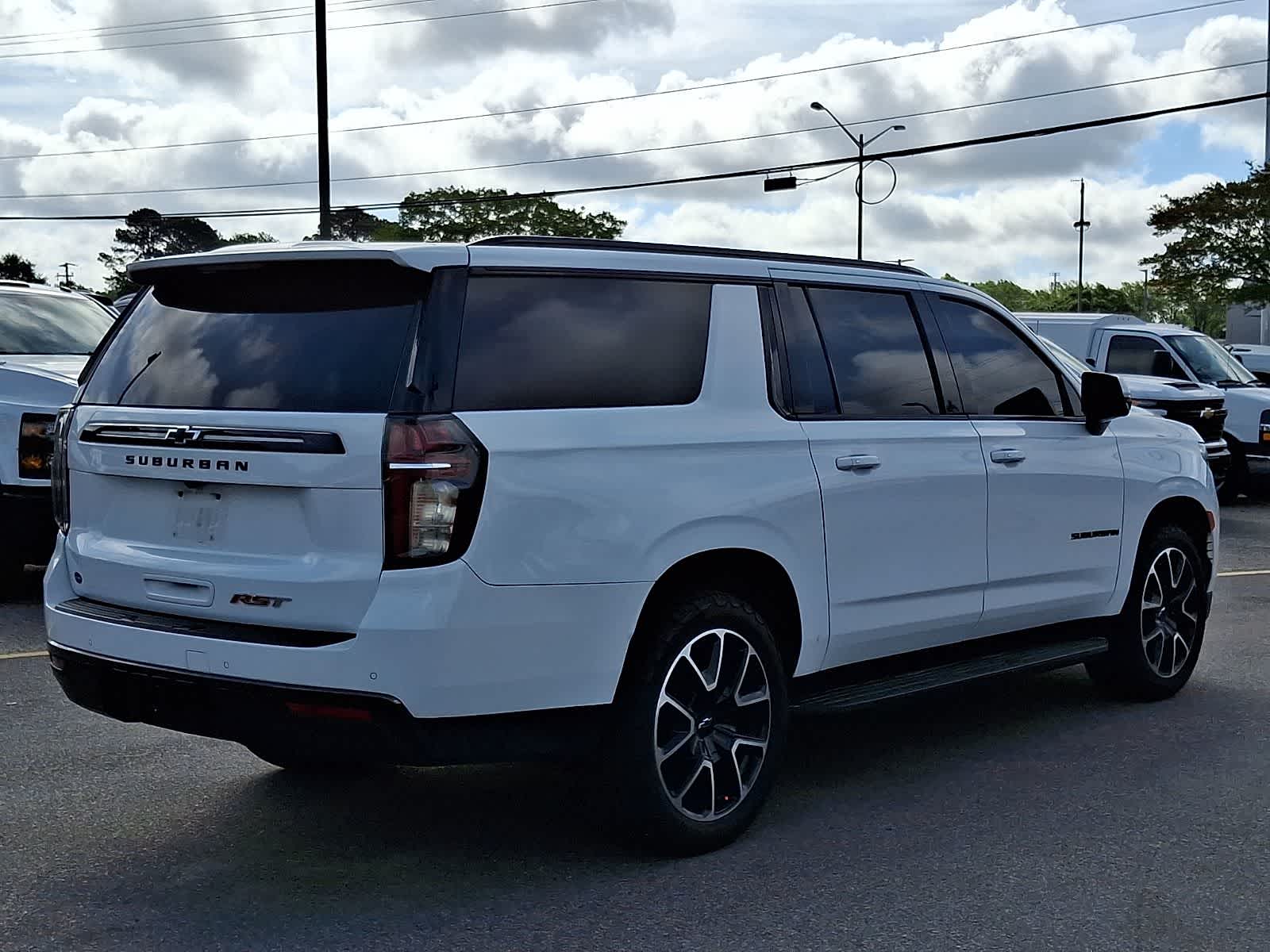 Thumbnail: 2021 Chevrolet Suburban - 3
