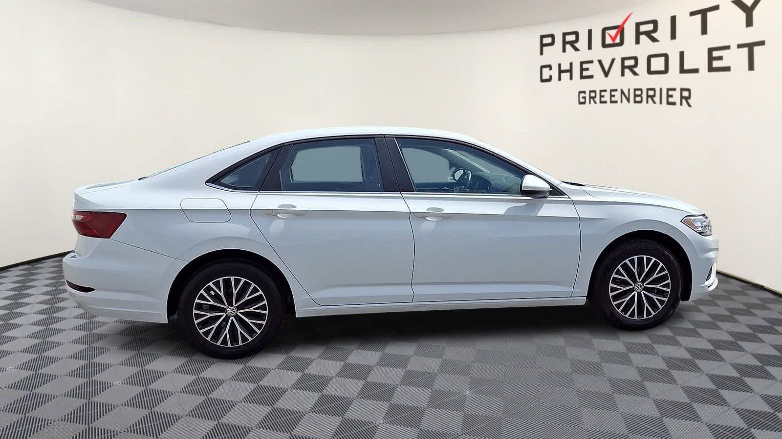 Thumbnail: 2021 Volkswagen Jetta - 9