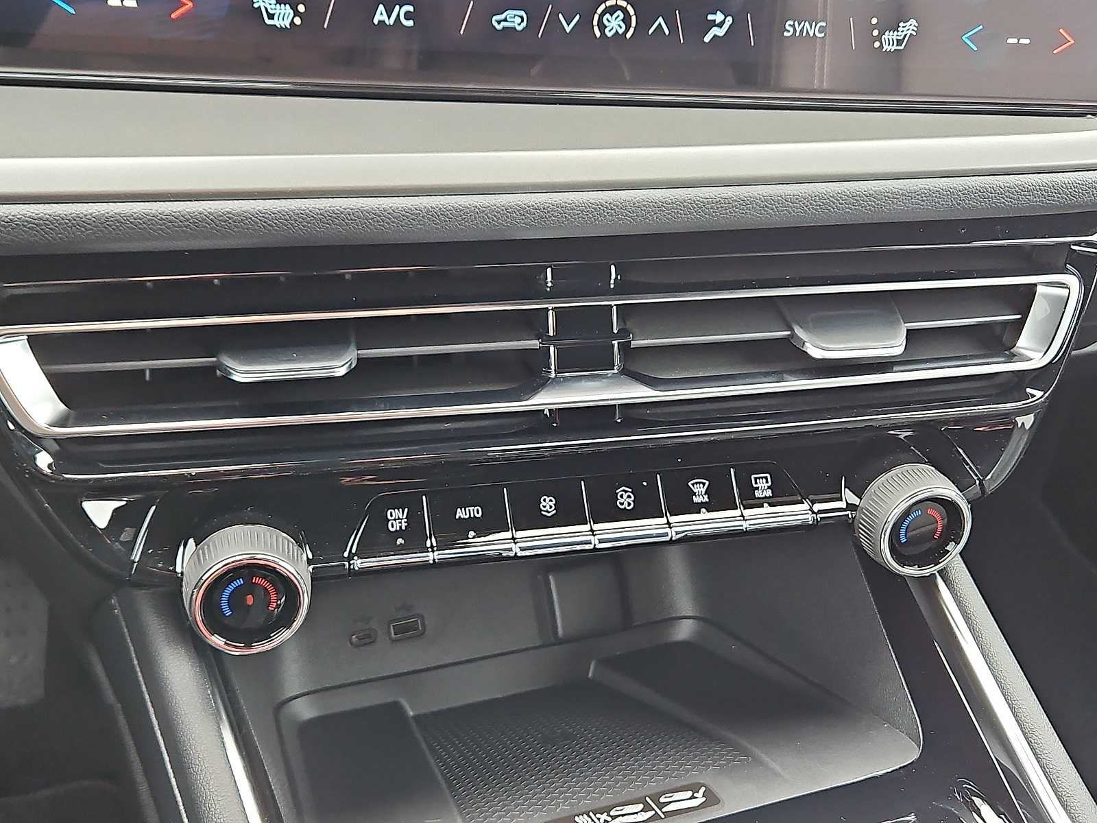 Thumbnail: 2026 Chevrolet Traverse - 13