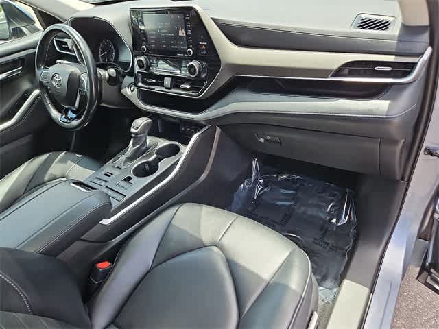 Thumbnail: 2021 Toyota Highlander - 34