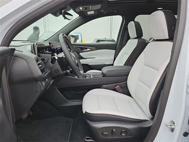 Thumbnail: 2026 Chevrolet Traverse - 12