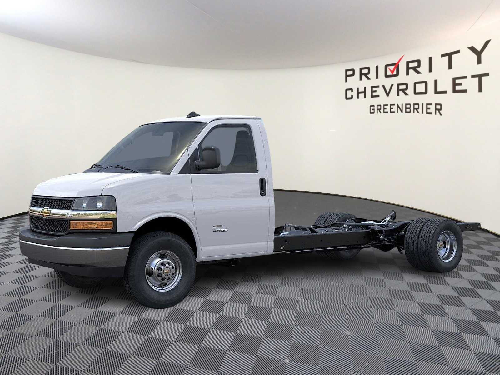 Thumbnail: 2025 Chevrolet Express - 2