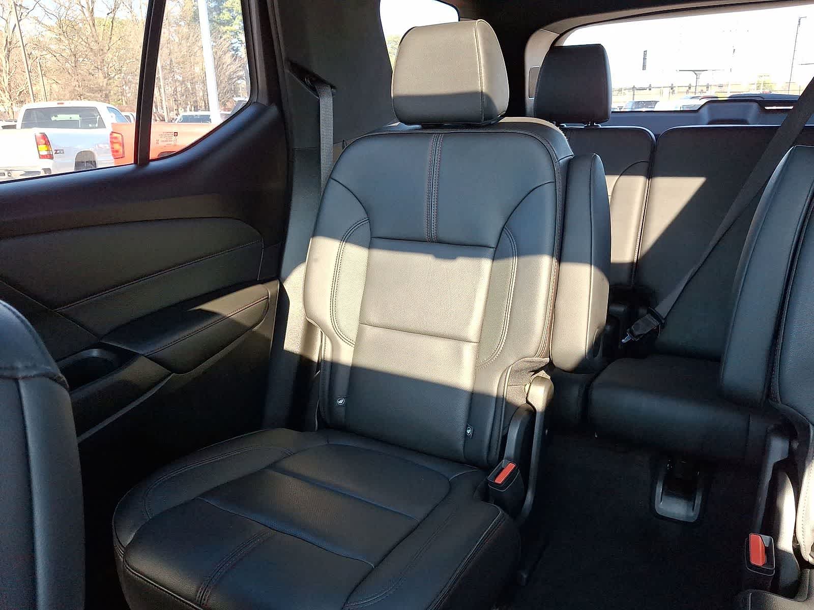 Thumbnail: 2023 Chevrolet Traverse - 13