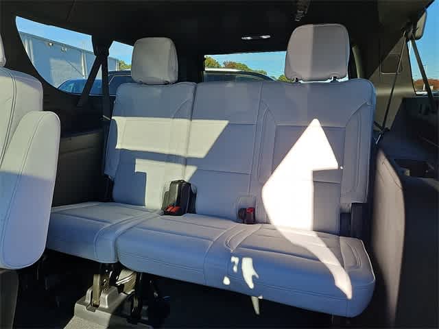 Thumbnail: 2026 Chevrolet Suburban - 9