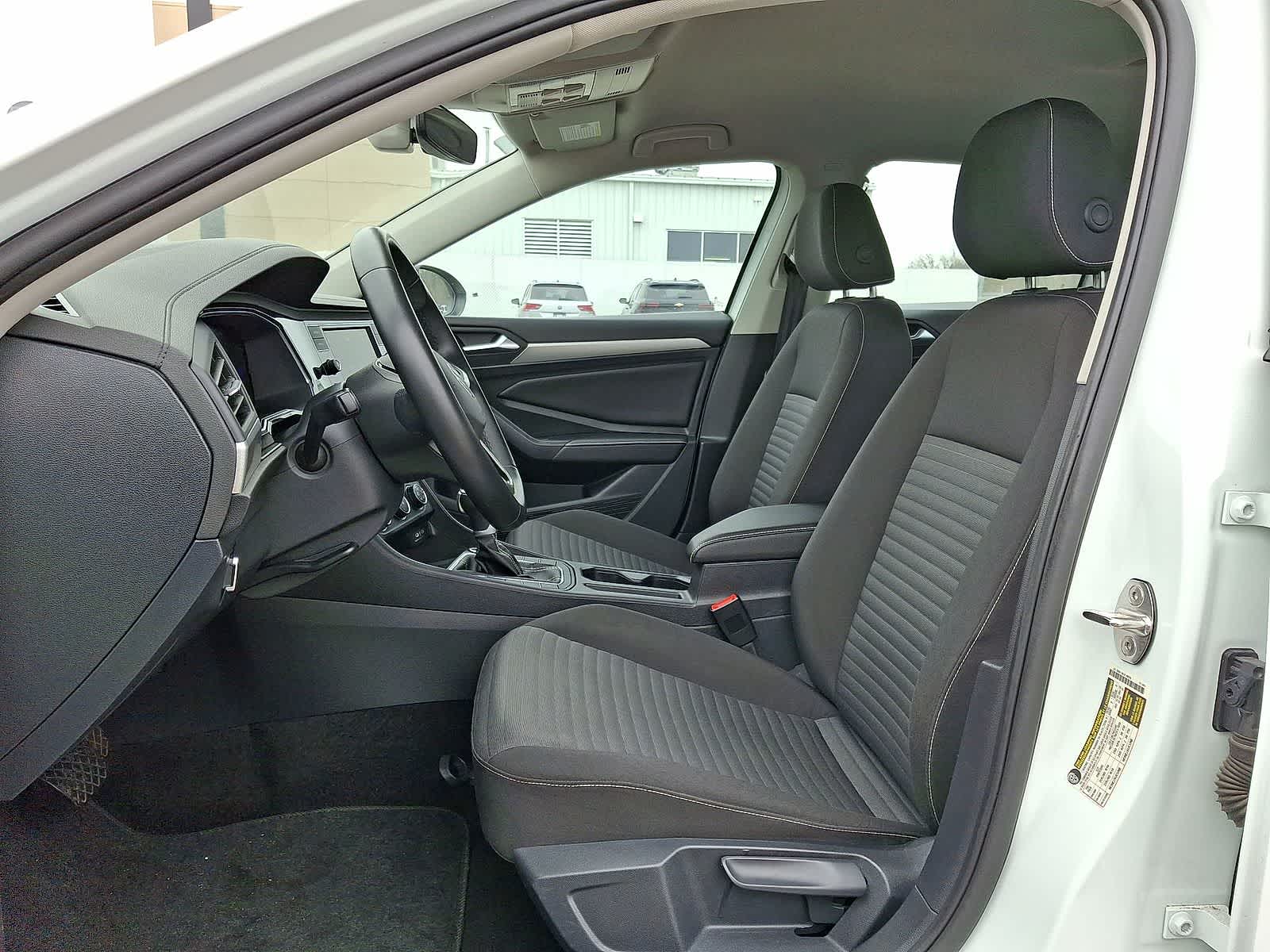 Thumbnail: 2024 Volkswagen Jetta - 23