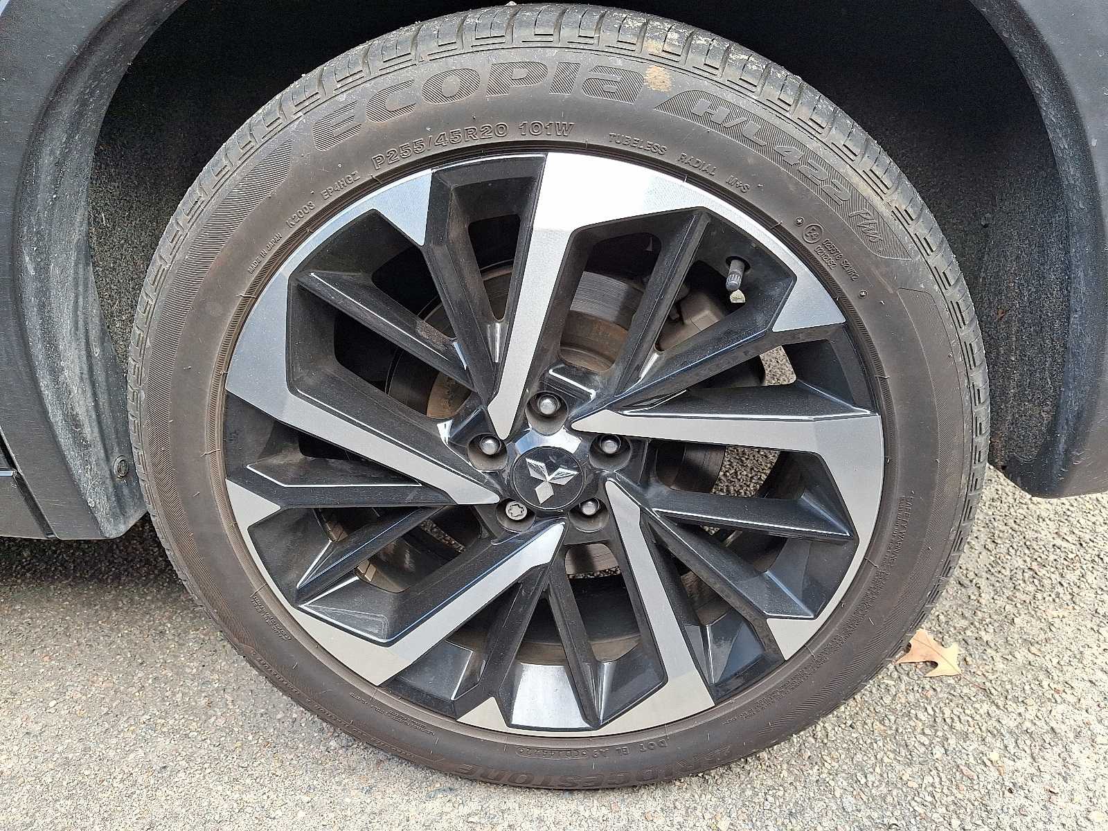 Thumbnail: 2023 Mitsubishi Outlander - 6