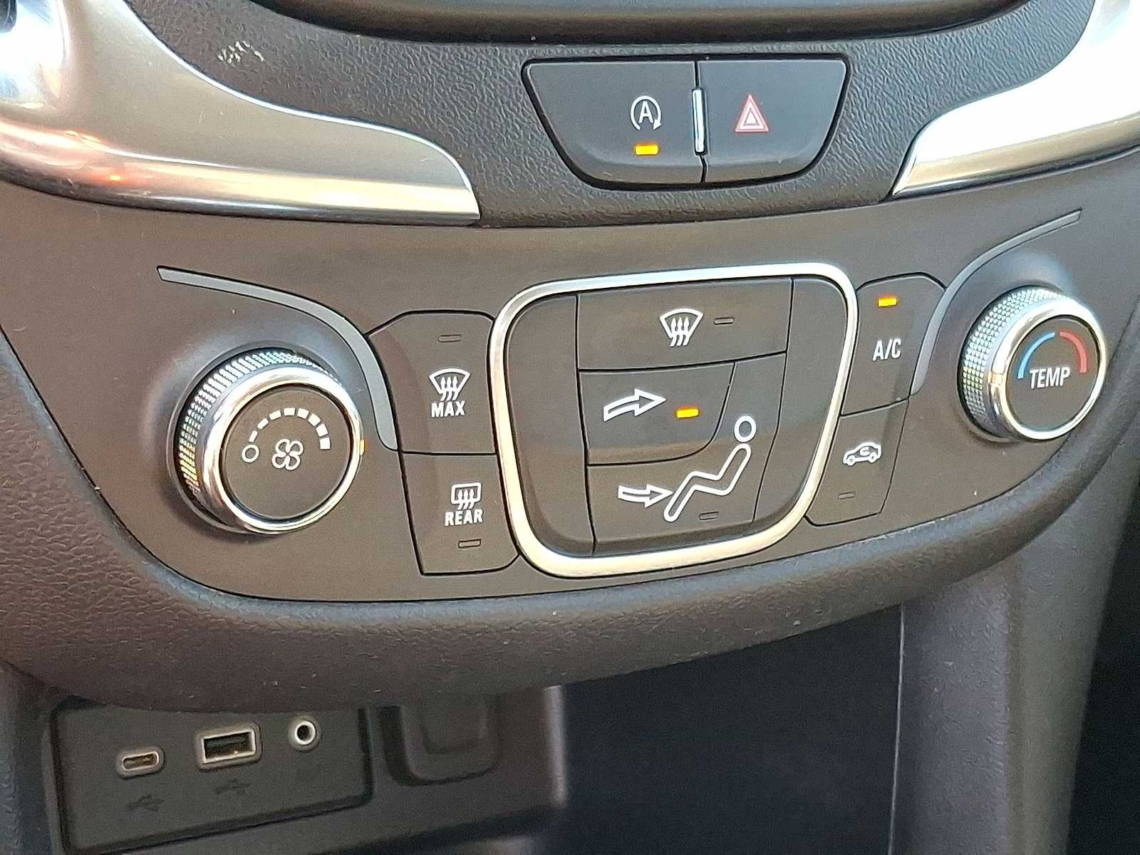 Thumbnail: 2023 Chevrolet Equinox - 23