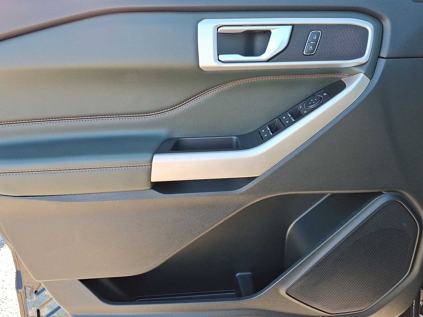 Thumbnail: 2022 Ford Explorer - 29