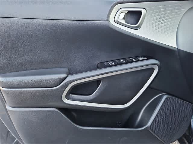 Thumbnail: 2023 Kia Soul - 25
