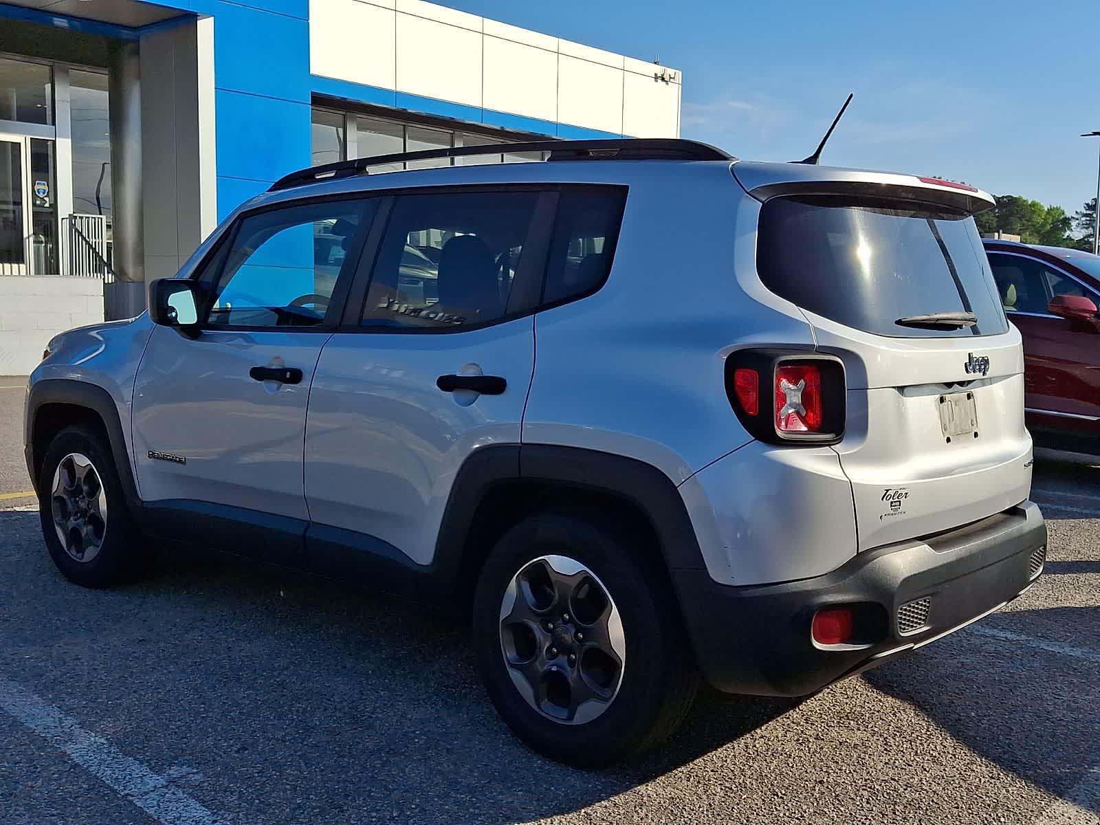 Thumbnail: 2017 Jeep Renegade - 4