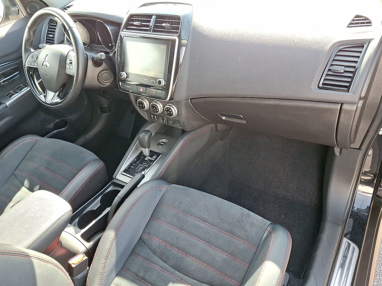Thumbnail: 2023 Mitsubishi Outlander Sport - 32
