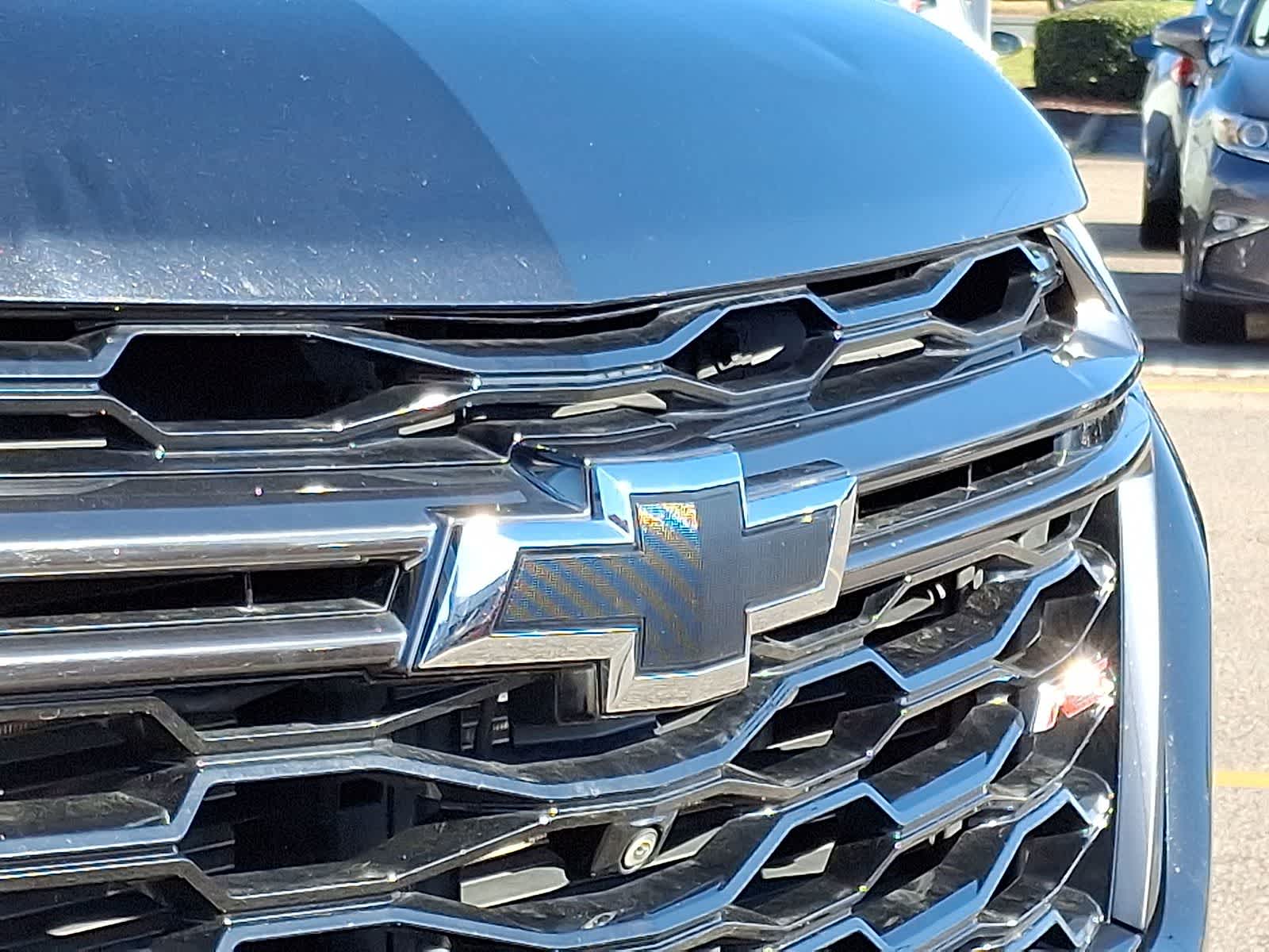 Thumbnail: 2023 Chevrolet Traverse - 38