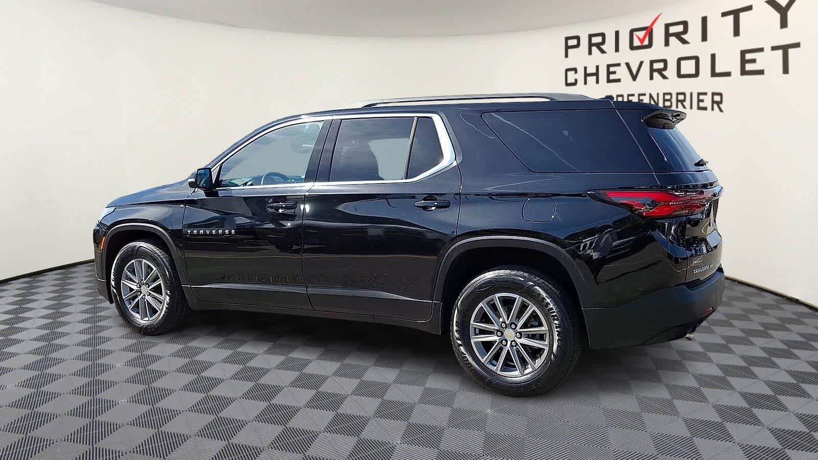 Thumbnail: 2023 Chevrolet Traverse - 5