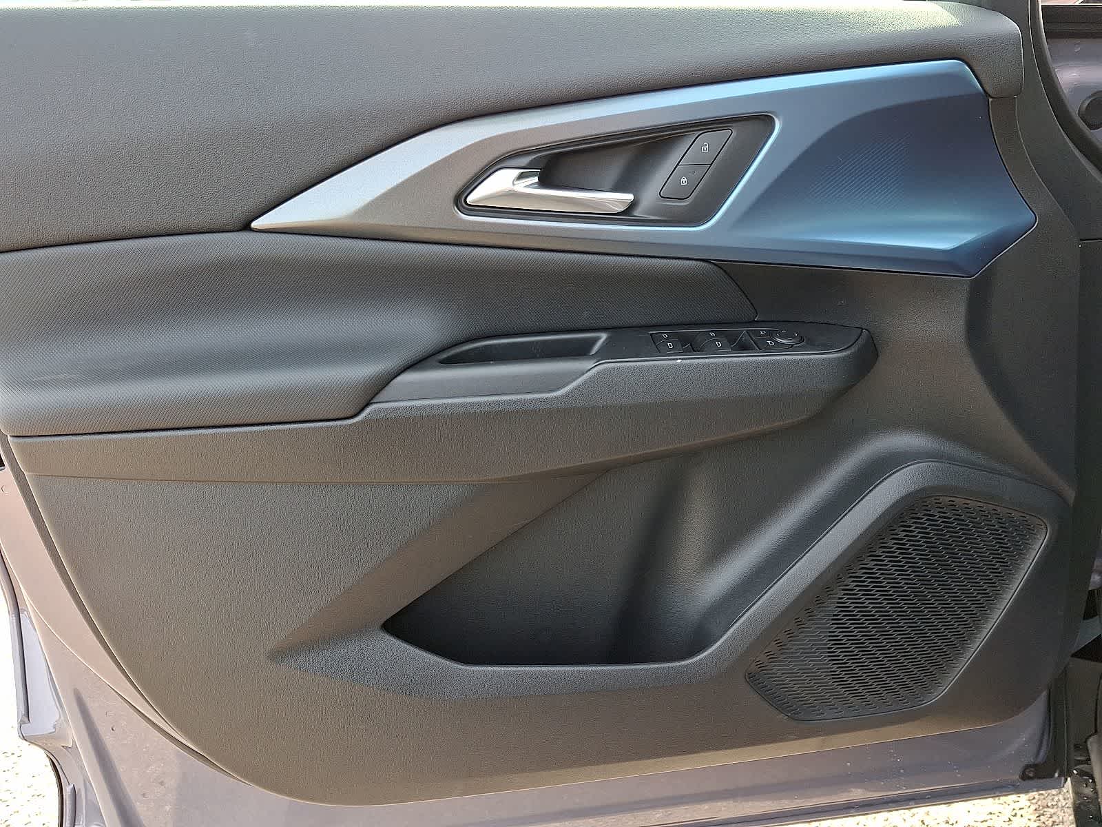 Thumbnail: 2026 Chevrolet Equinox - 8