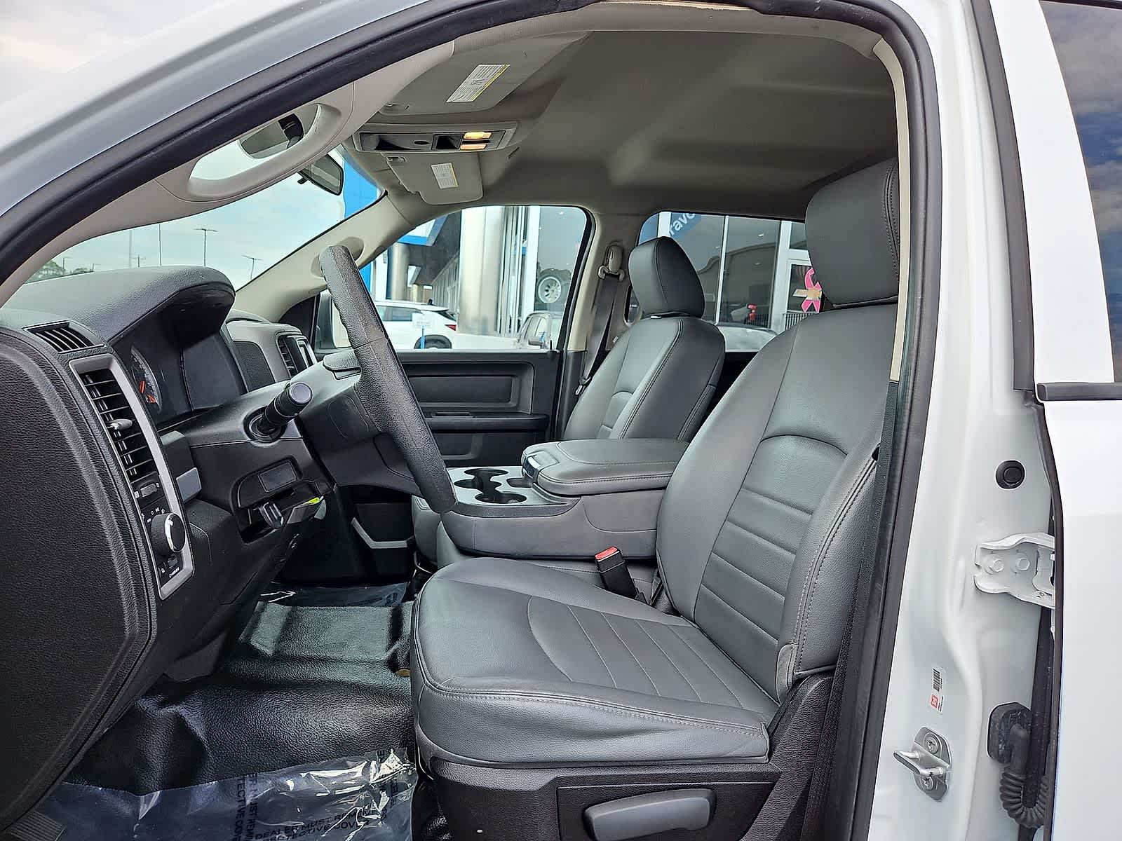 Thumbnail: 2019 RAM 1500 Classic - 24