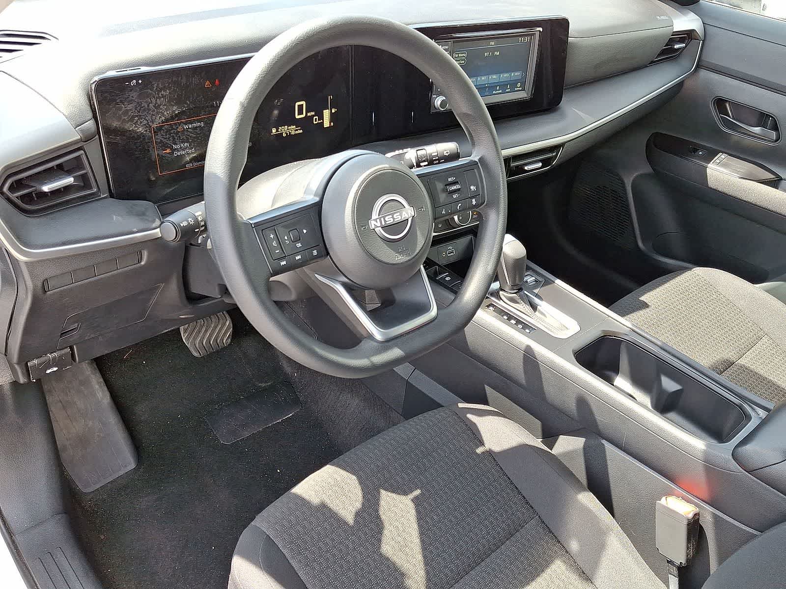 Thumbnail: 2025 Nissan Kicks - 16