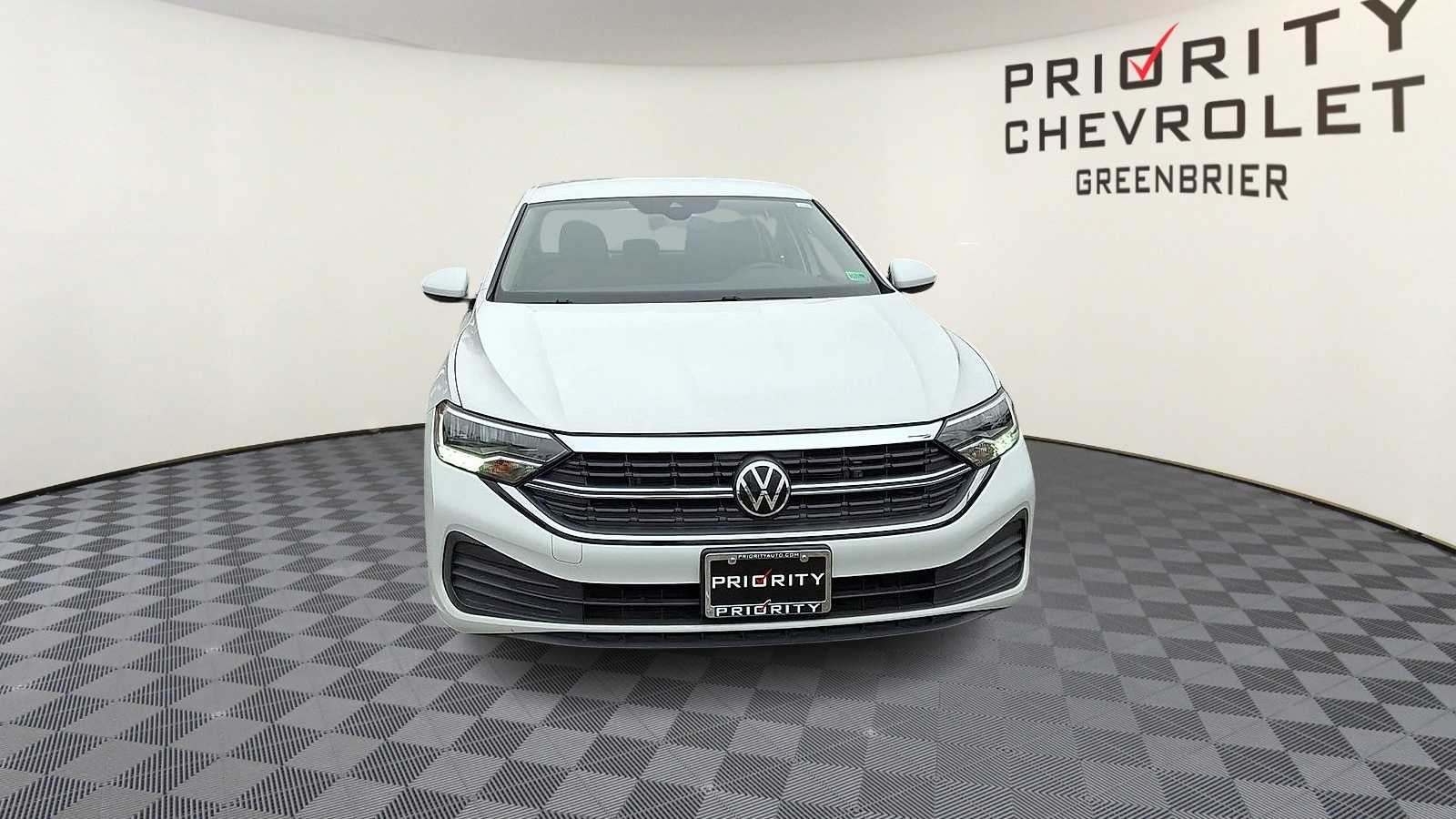 Thumbnail: 2024 Volkswagen Jetta - 3