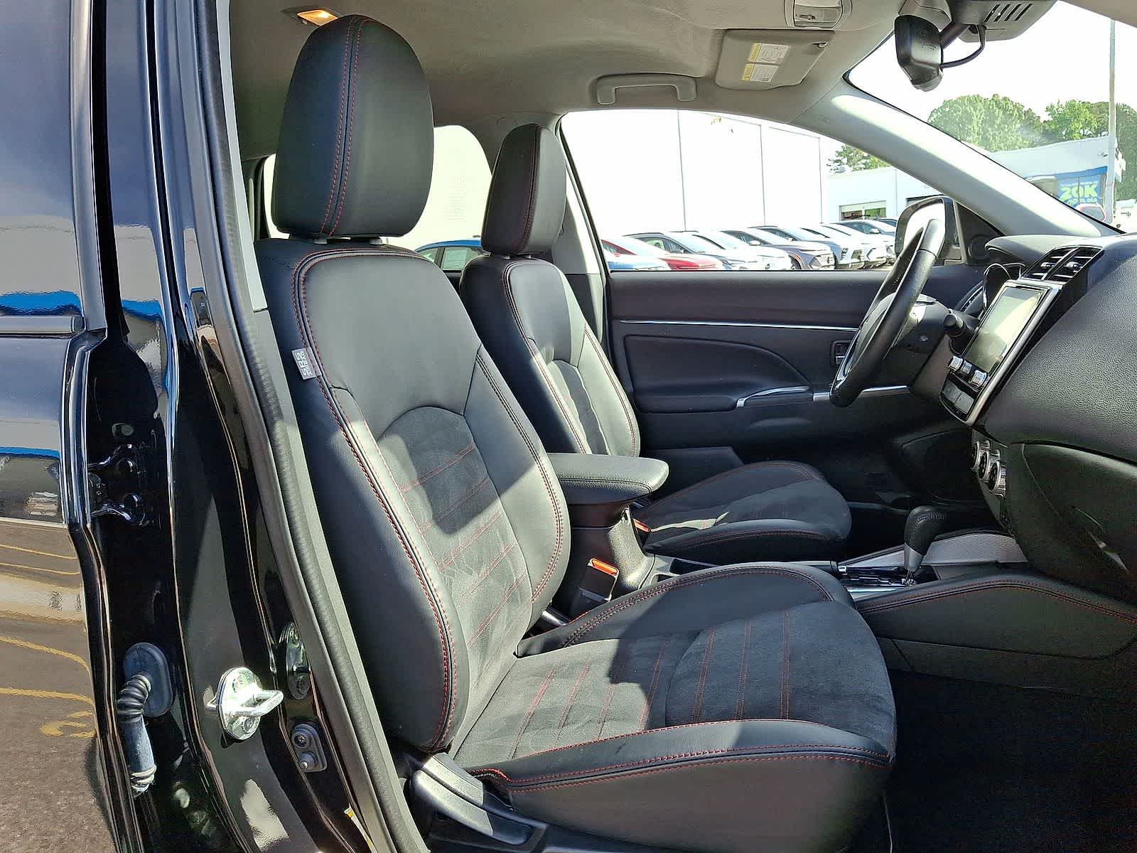 Thumbnail: 2023 Mitsubishi Outlander Sport - 31