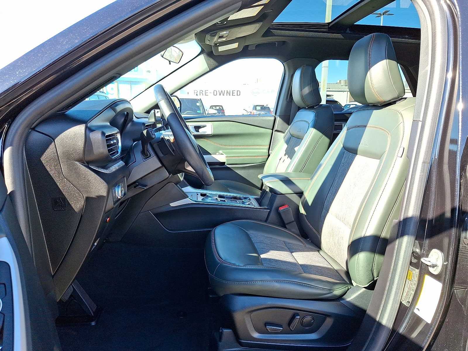 Thumbnail: 2022 Ford Explorer - 26