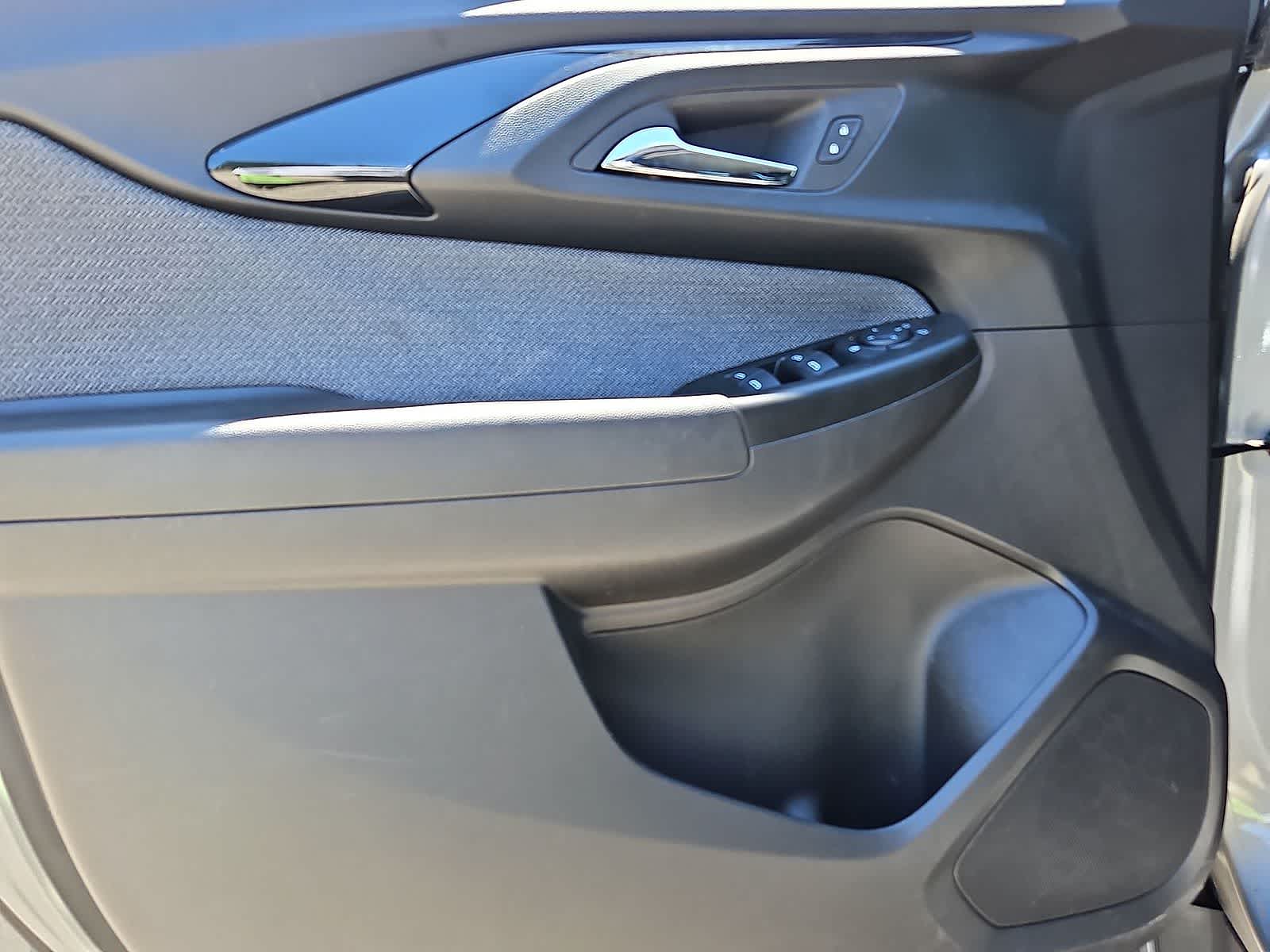 Thumbnail: 2023 Chevrolet TrailBlazer - 25