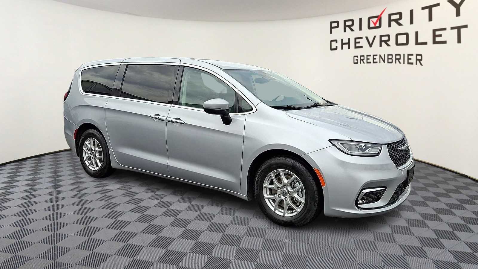 Thumbnail: 2023 Chrysler Pacifica - 2
