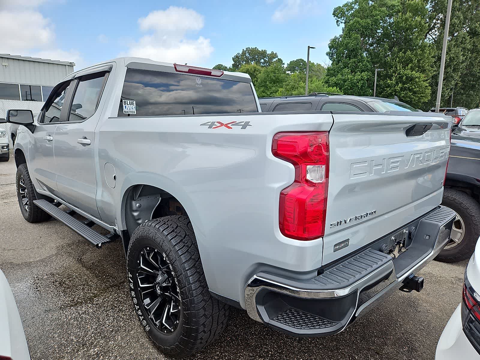 Thumbnail: 2022 Chevrolet Silverado 1500 - 4