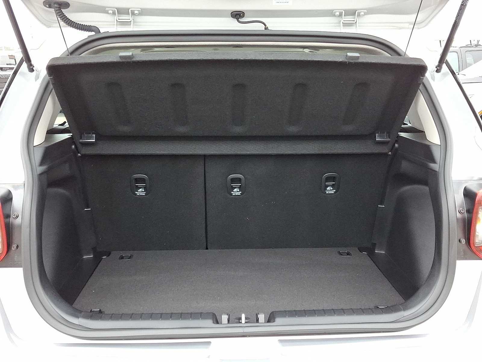 Thumbnail: 2025 Hyundai Venue - 29