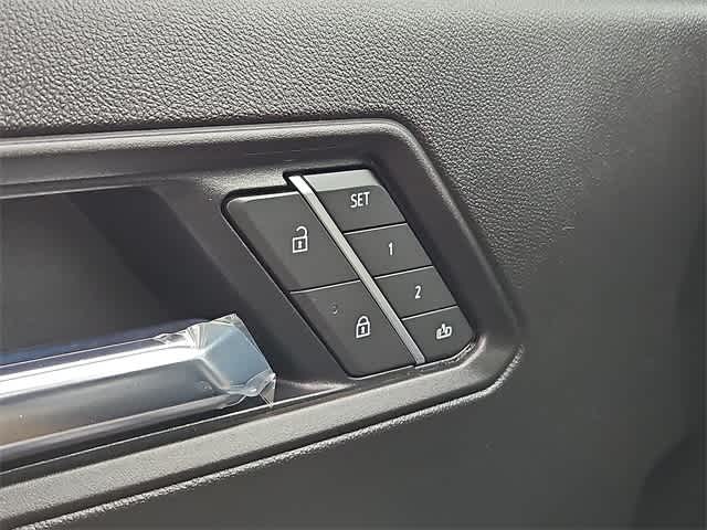 Thumbnail: 2026 Chevrolet Colorado - 21